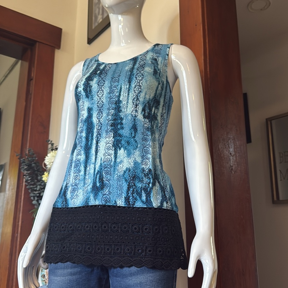 NWT northern reflections size small Blue Patterned Sleeveless Top